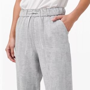 Lululemon high rise Keep Moving pants size 4.